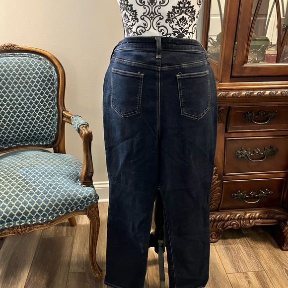 Chico’s size 1.5 short jeans - Picture 3 of 3